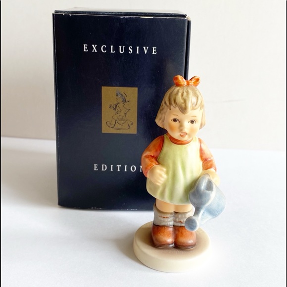 Hummel Figurine Nature’s Gift Exclusive Edition - Picture 10 of 10